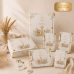 Kit Maternidade Personalizado Safari Héritage 6 Peças  | Caderneta de Vacina, Livro do Bebê, Pasta, Porta Documentos, Caderno de mensagens e Caixa de Memórias.