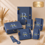 Kit Maternidade Personalizado Linho Royal Blue 6 Peças  | Caderneta de Vacina, Livro do Bebê, Pasta, Porta Documentos, Caderno de mensagens e Caixa de Memórias.