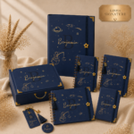 Kit Maternidade Personalizado Astronauta 6 Peças  | Caderneta de Vacina, Livro do Bebê, Pasta, Porta Documentos, Caderno de mensagens e Caixa de Memórias.