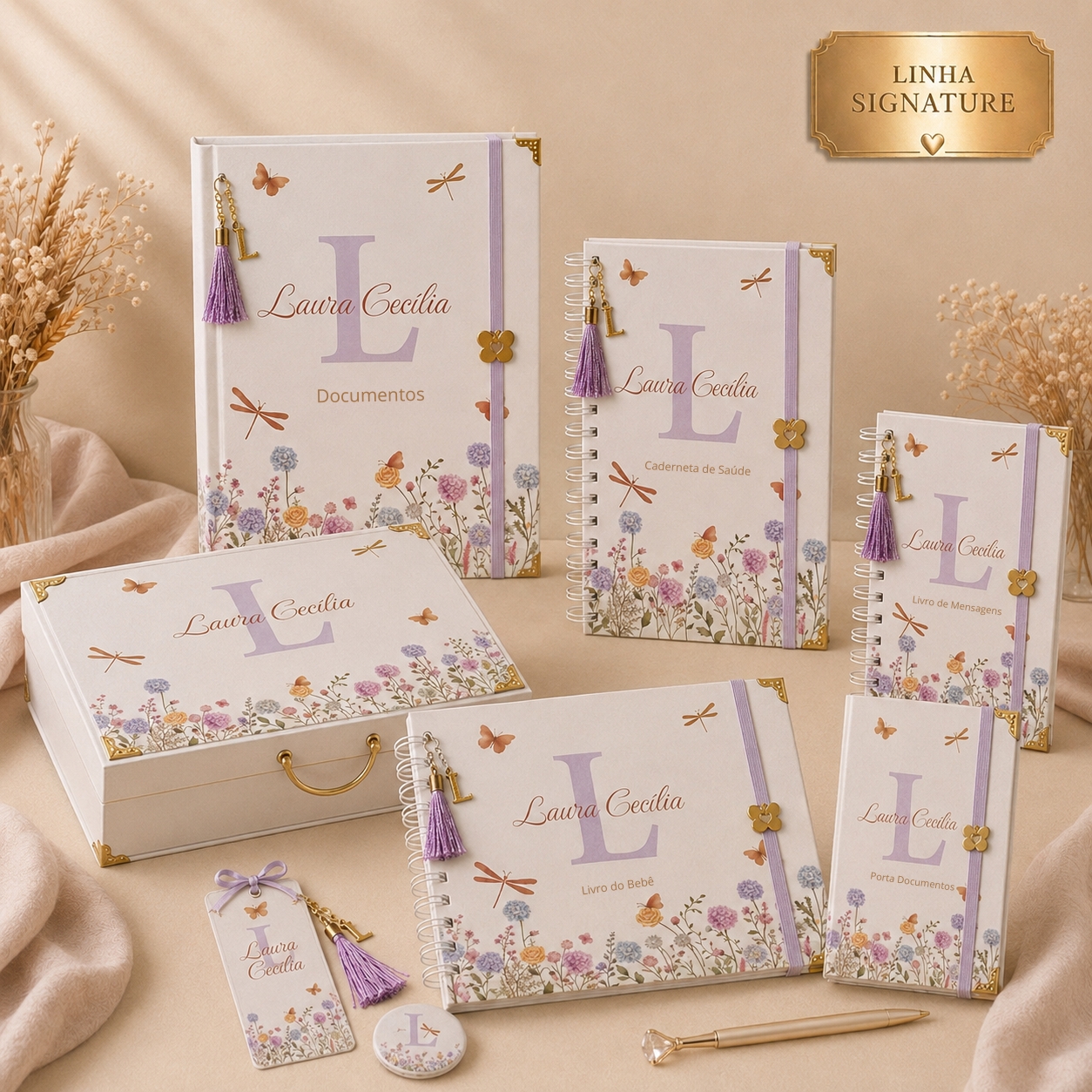 15581665930-alfabeto-clean-lilas.jpg Kit Maternidade Personalizado Jardim de Lavanda 6 Peças | Caderneta de Vacina, Livro do Bebê, Pasta, Porta Documentos, Caderno de mensagens e Caixa de Memórias. - Imagem 1