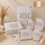 Kit Maternidade Personalizado Boho Rainbow 6 Peças  | Caderneta de Vacina, Livro do Bebê, Pasta, Porta Documentos, Caderno de mensagens e Caixa de Memórias.