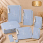 Kit Maternidade Personalizado Linho Azul Serenity 6 Peças  | Caderneta de Vacina, Livro do Bebê, Pasta, Porta Documentos, Caderno de mensagens e Caixa de Memórias.