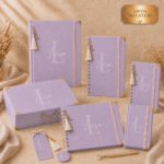 Kit Maternidade Personalizado Lavanda Imperial 6 Peças  | Caderneta de Vacina, Livro do Bebê, Pasta, Porta Documentos, Caderno de mensagens e Caixa de Memórias.