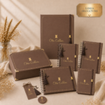 Kit Maternidade Personalizado Marrom Âmbar 6 Peças  | Caderneta de Vacina, Livro do Bebê, Pasta, Porta Documentos, Caderno de mensagens e Caixa de Memórias.